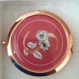 Brand new compact mirror